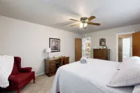 Single Story 4BR w/ Patio, Central AC, W & D - 2-Star