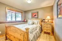 Silverthorne Ski Base w/ Mtn Views: Walk to Trails - Pet friendly