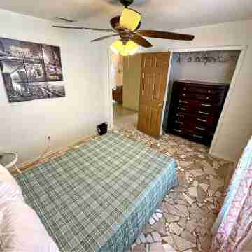 Al Capone - Paradise Home & Apartmen Rooms