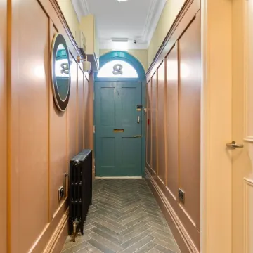 Hestia House Отели рядом с достопримечательностью «Гилдхолл»