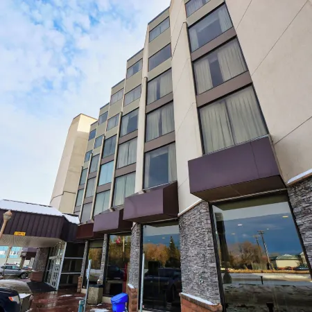Continental Inn & Suites Отели рядом с достопримечательностью «Торговый центр West Edmonton Mall»