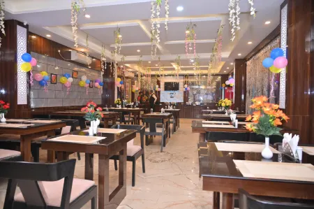 Resort Rath Inns - Beach Walking Distance