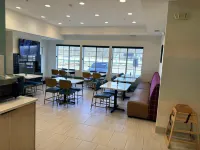 Garner Hotel Mahwah by IHG - breakfast