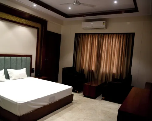 The shark inn Residency Hotéis em Rewa