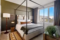 Luxe Everett 2BR–2BA w/ Pool, Gym & Parking - 4-Star