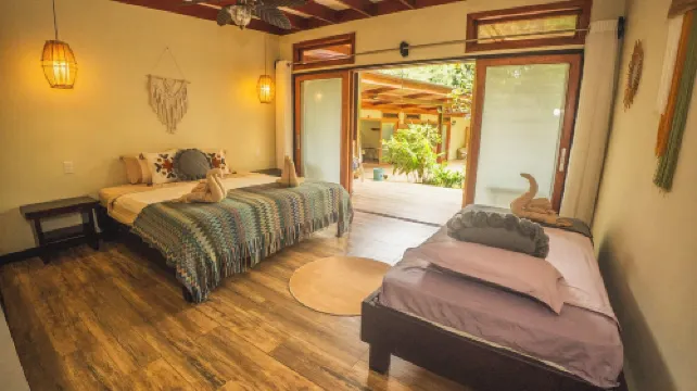 Playa Bluff Lodge
