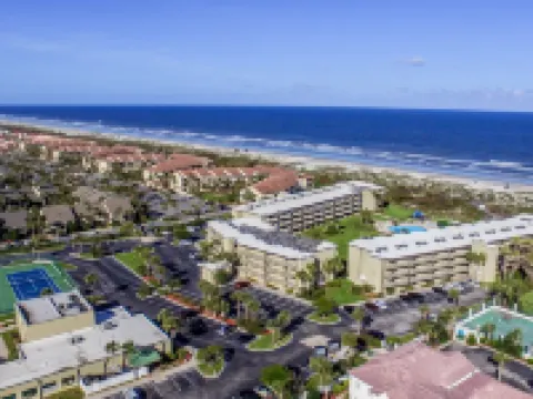 Garden-level Condo With Patio, 2 Pools, Gym, Tennis & Sauna - Steps to the Beach Hotels in Butler Beach