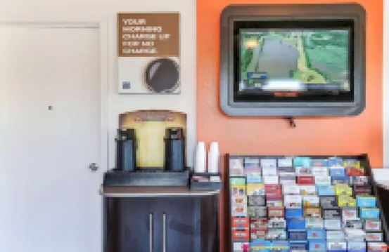 Motel 6 Oakland, CA - Embarcadero