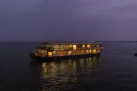 Riverine Kadavil Houseboat = 河畔卡達維爾船屋