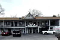 Woodbridge Inn by OYO Rome - parking