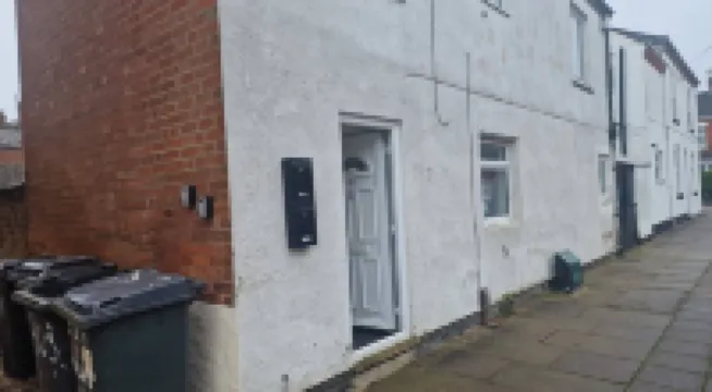 Cozy 1 Bedroom Fully Furnished Apartment