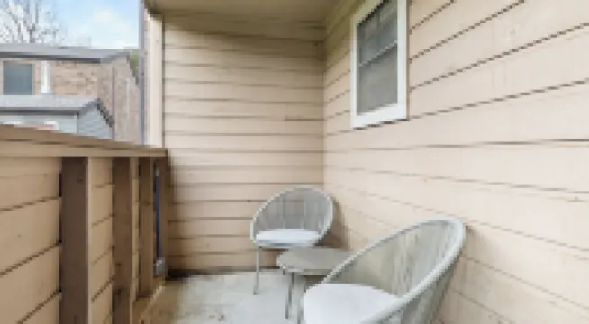 Landing Modern 2bd, Pool, Courtyard