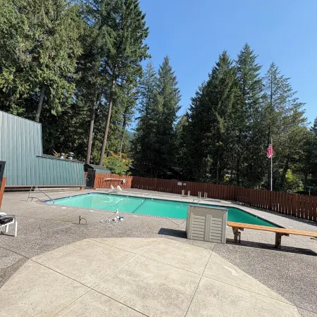 Welcoming cabin in Mt. Hood Corridor