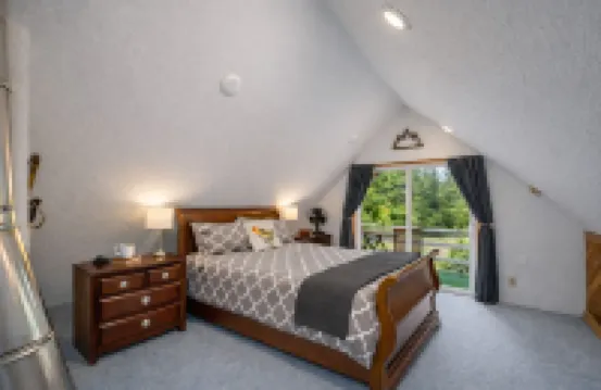 Chiwawa River Chalet 3 Bedroom Home by NW Comfy Cabins by RedAwning