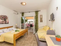 Apartment Robyn on the Beach Hotels in Srima