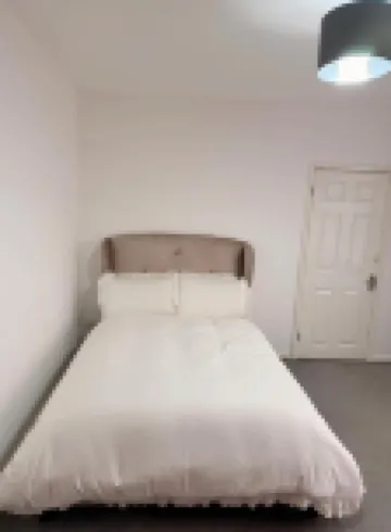 Charming Guest Room in Leicester with Garden and WiFi