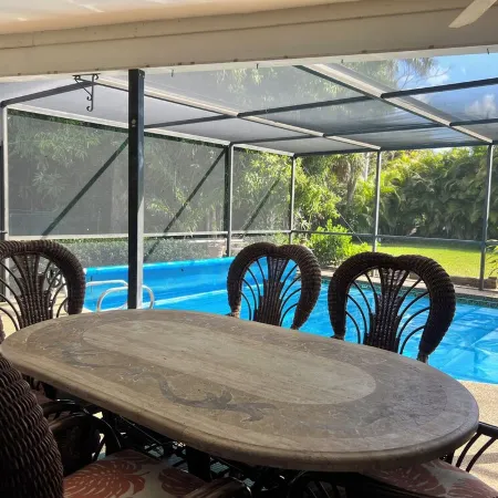 CHARMING! 3-bedroom house with Pool, WiFi, AC in marvelous Fort Myers near beach