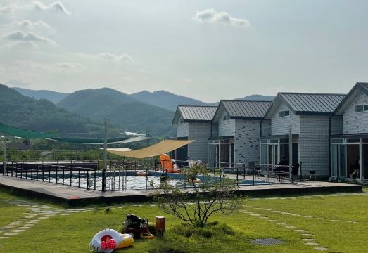 다하늘 풀빌라 수영장