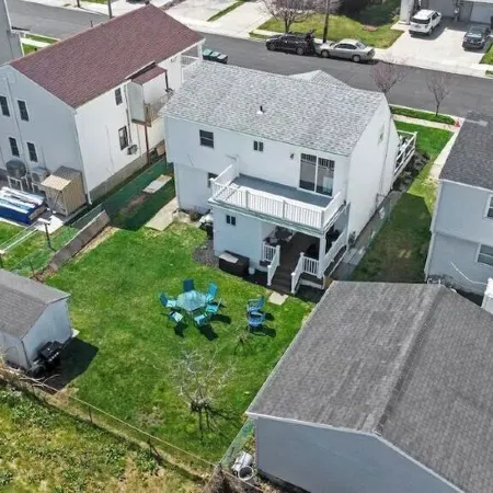 Newly Renovated Condo 2 Bd/1Bth - 1.5 Blocks to Beach