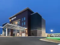 La Quinta Inn & Suites by Wyndham Athens I-65 Hotels in Limestone County