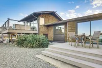 Sequim Shoreline Retreat w/ 2 Decks: Dogs Welcome! - 3 estrellas