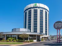Holiday Inn NEW ORLEANS WEST BANK TOWER by IHG Hotels near Bodenger Park