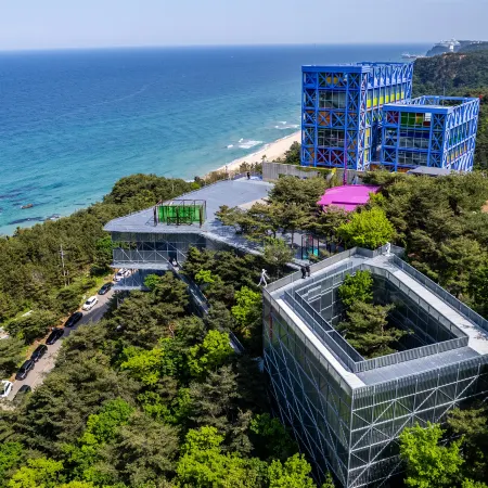 Haslla Art World Museum Hotel Отели рядом с достопримечательностью «Парк Hourglass»