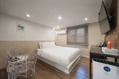 The Hit Hotel Hotel berhampiran Seo-dong