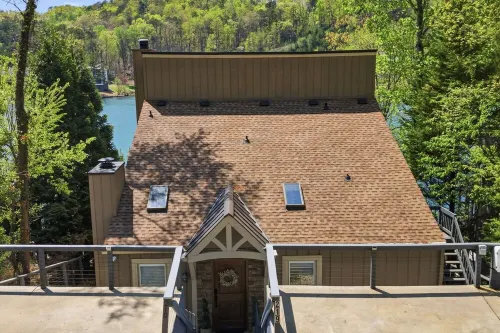 Lakefront -Heated Pool -EV Charger -Dock -Fire Pit -Kayaks -Game Room