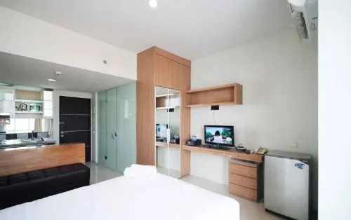 Best Choice and Homey Studio at the Square Surabaya Apartment by Travelio
