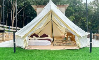 Dnamie Glamping - Lux Tent