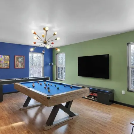 Stillwater by Avantstay Hot Tub + Theater + Game Room Firepit + BBQ Near Lakes, Skiing & Hiking