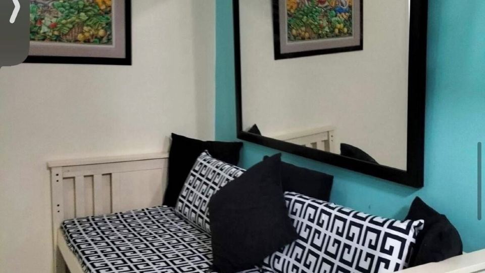 Charming Condo With Private Pool in Las Piñas, Philippines
