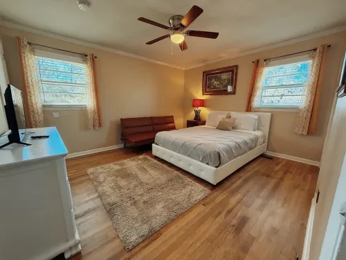 Entire Beautiful Home 3 Bedroom & 2 Bath