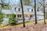 Asheville Cottage Retreat by AvantStay