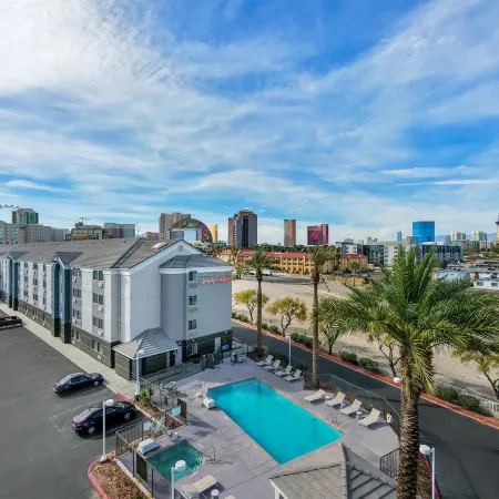 Sonesta Simply Suites Las Vegas Convention Center Отели рядом с достопримечательностью «Арена «Томас-энд-Мак Центр»»