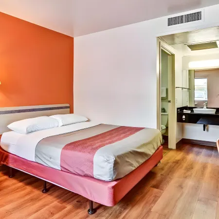 Motel 6 Pittsburgh, PA - Crafton