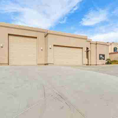 Lake View and Games Spacious Oasis in Lake Havasu! Hotel Exterior