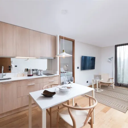 Modern 1BR King in El Golf | Metro + Fast WiFi