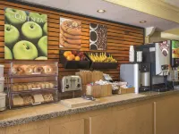 La Quinta Inn by Wyndham San Diego Chula Vista - Breakfast