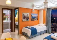 Golden Bay Apartments-Garden Haven