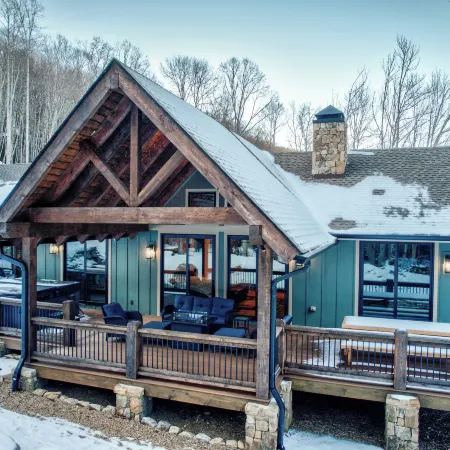 The Cabins on Buckeye Creek at Eagles Nest