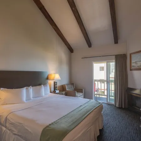 Cannery Row Inn