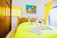 Playacar - Superior Budget Room with Swimming Pool Air Conditioning and Parking - Guest houses