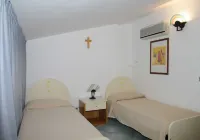 Beautiful Apartment for 5 People in Residence - 2-Star