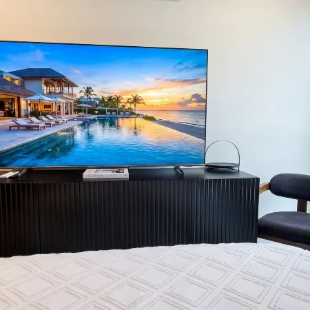 LUX 2-Storie 3-BDR 3.5 Bath Penthouse