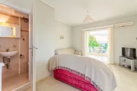 Seaview Terrace Haven-Perfect Location By The Sea - 2-Star