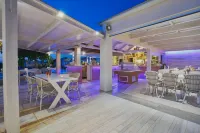 Golden Bay Apartments-Garden Haven - 3-Star