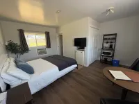 The Sunshine Inn - Motel