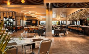 Grand Resort & Residences